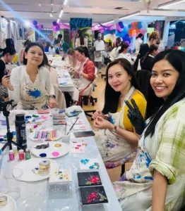 Resin art workshop in Dubai